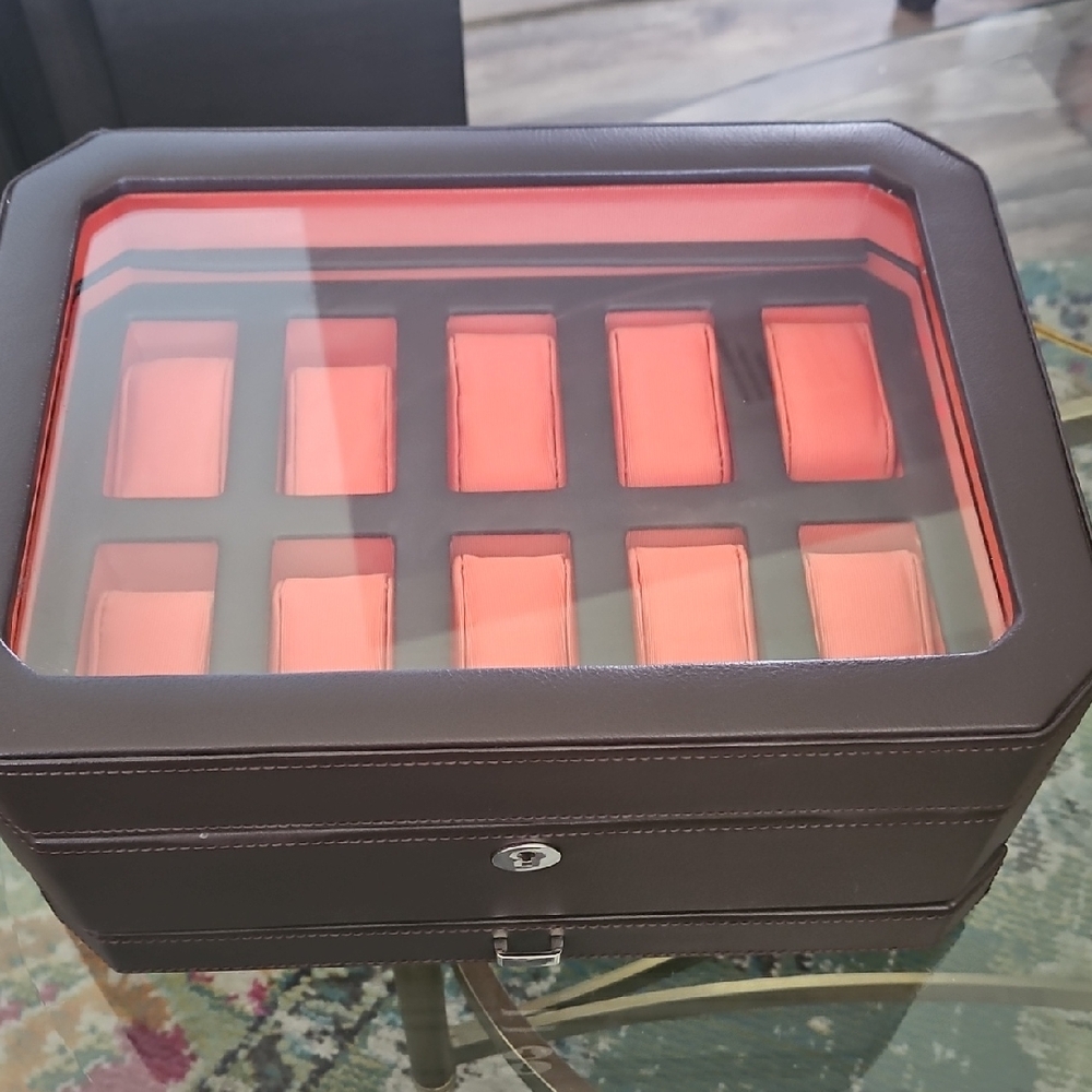 WOLF Axis 10 Pc Leather Watch Case in Brown.